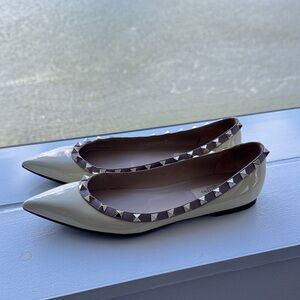 Valentino Cream Patent Leather Rockstud Pointed Ballet Flats
